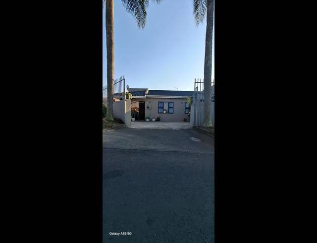 3 BEDROOM HOUSE FOR SALE IN WOODVIEW